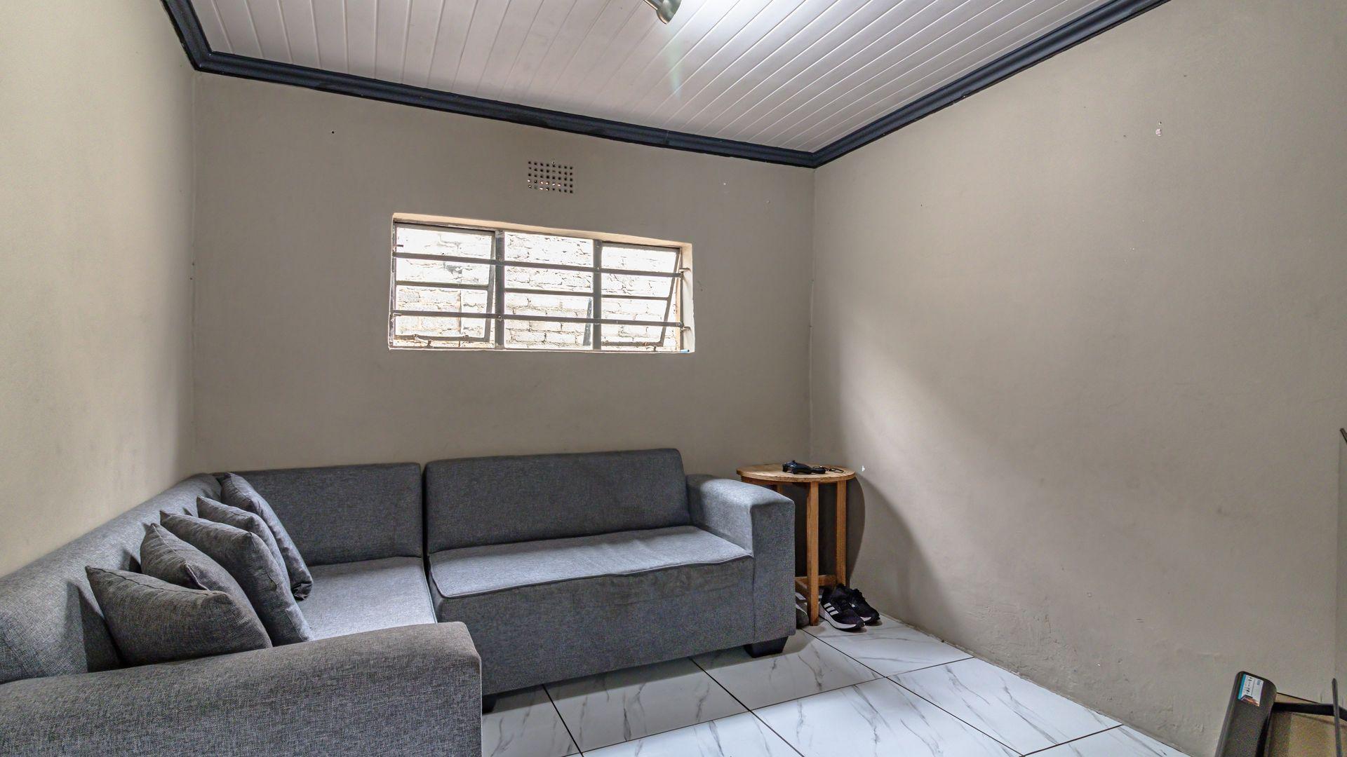 Lounges of property in Westdene (JHB)
