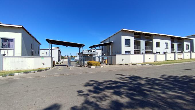 2 Bedroom Sectional Title for Sale For Sale in Witpoortjie - Home Sell - MR693378