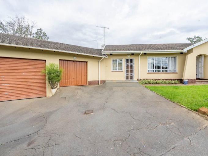 4 Bedroom House for Sale For Sale in The Wolds - MR693393