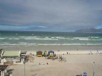 1 Bedroom Apartment for Sale For Sale in Muizenberg   - Private Sale - MR69341