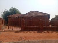  of property in Geelhoutpark