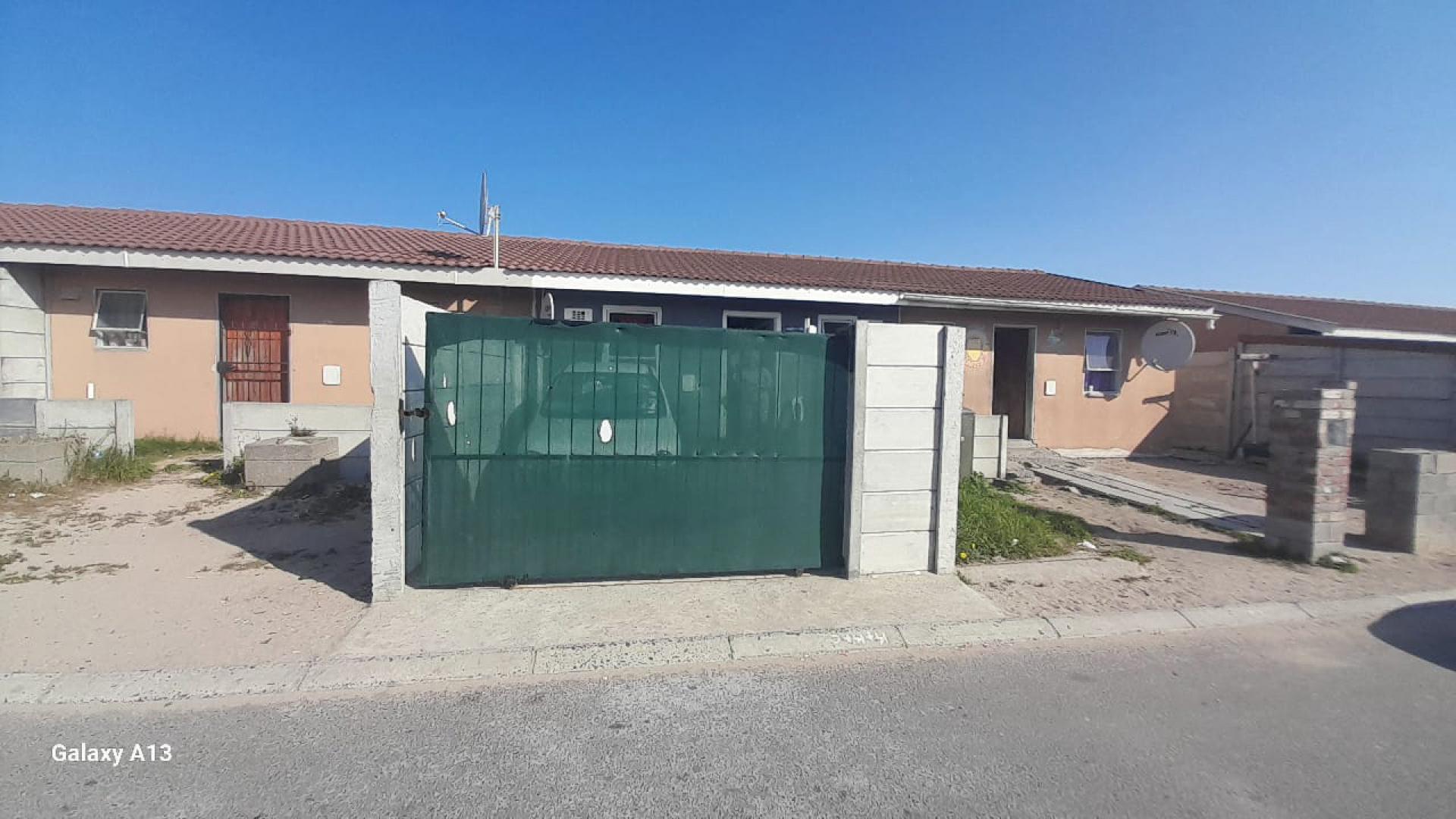  of property in Pelikan Park