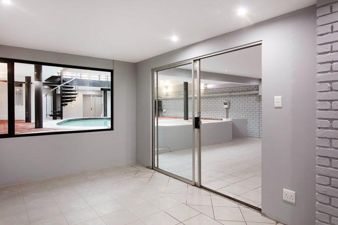 14 Bedroom Commercial for Sale For Sale in Hatfield - MR693416