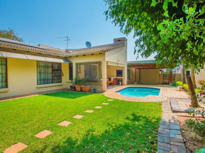 3 Bedroom Simplex for Sale For Sale in Radiokop - MR693453