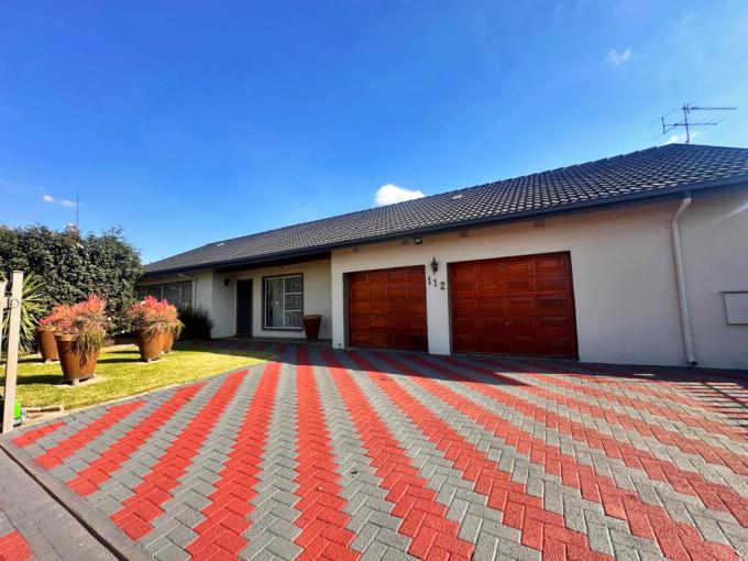 3 Bedroom House for Sale For Sale in Randhart - MR693463