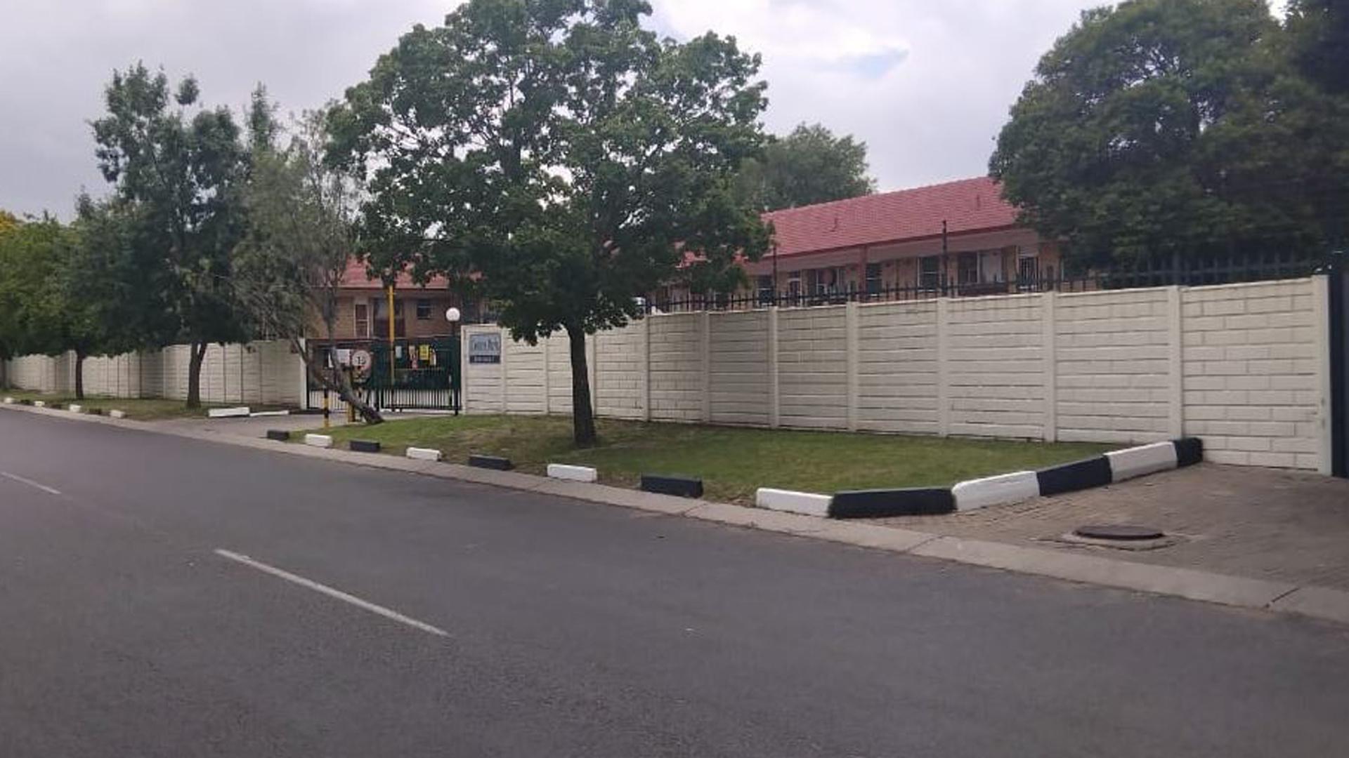 Front View of property in Secunda