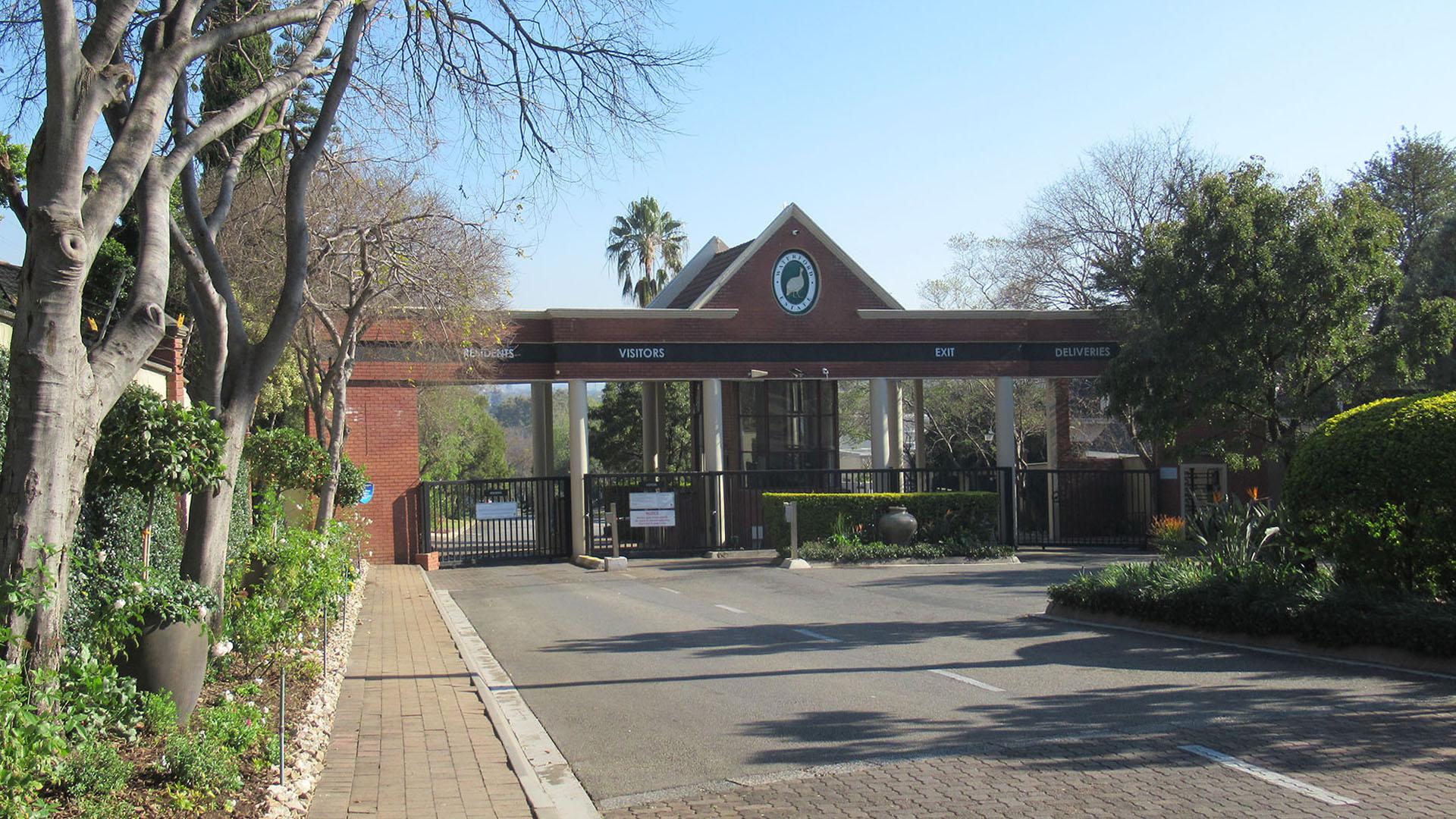 Front View of property in Maroeladal