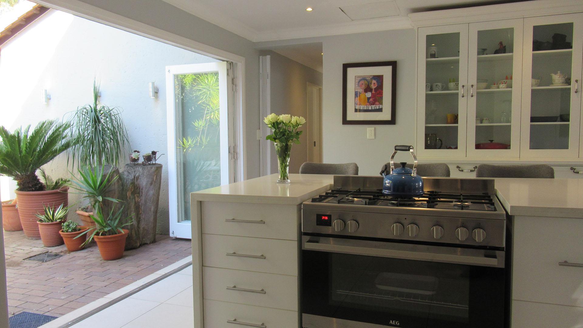 Kitchen - 34 square meters of property in Maroeladal