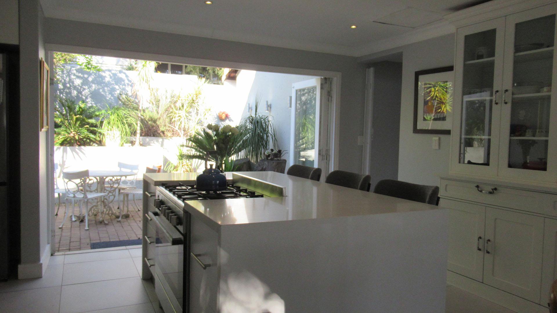Kitchen - 34 square meters of property in Maroeladal