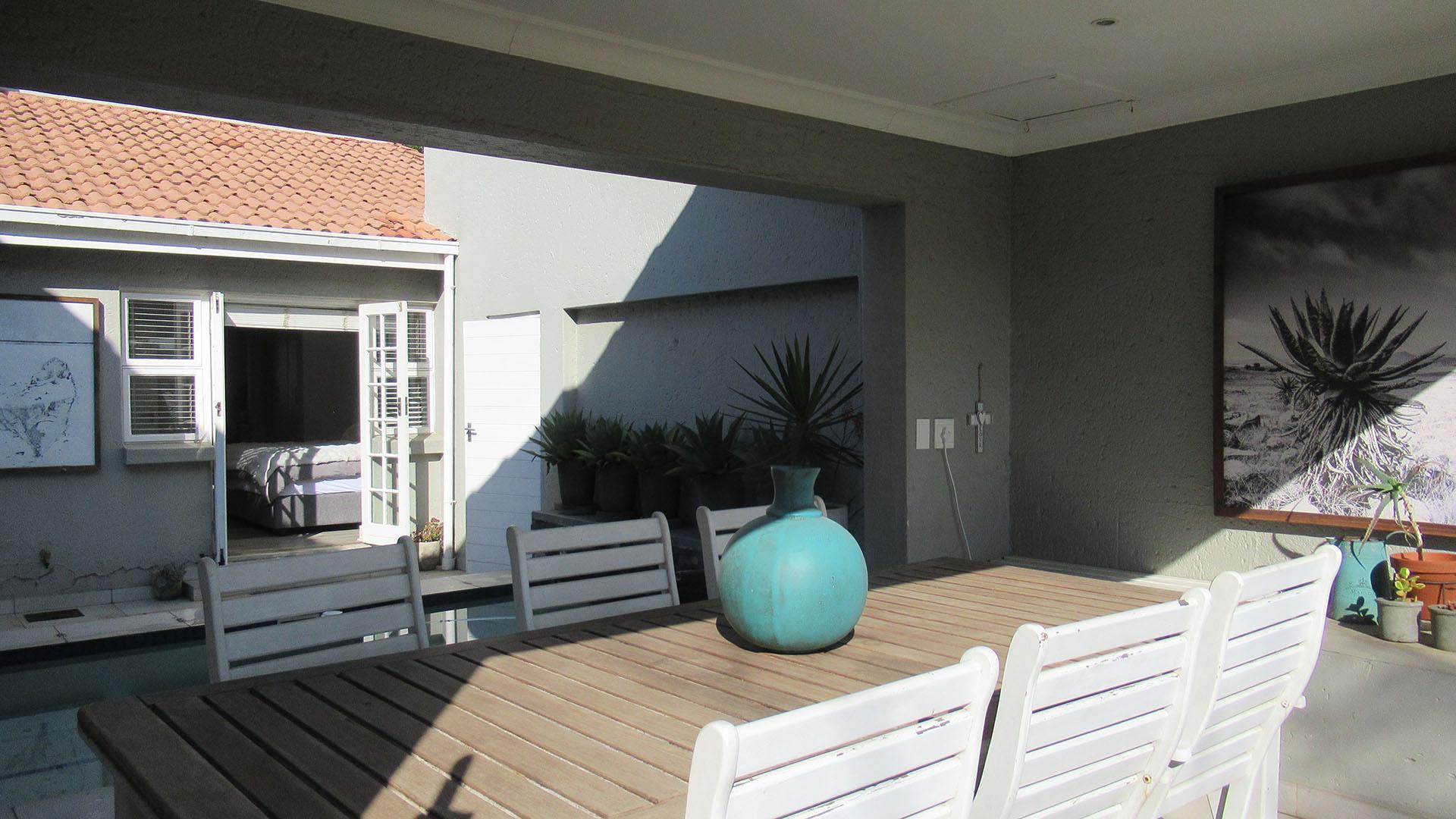 Patio - 13 square meters of property in Maroeladal