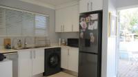 Kitchen - 34 square meters of property in Maroeladal
