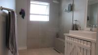 Bathroom 1 - 8 square meters of property in Maroeladal