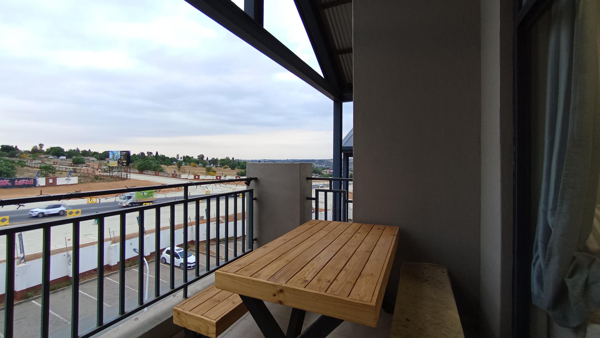 Balcony - 9 square meters of property in Noordhang