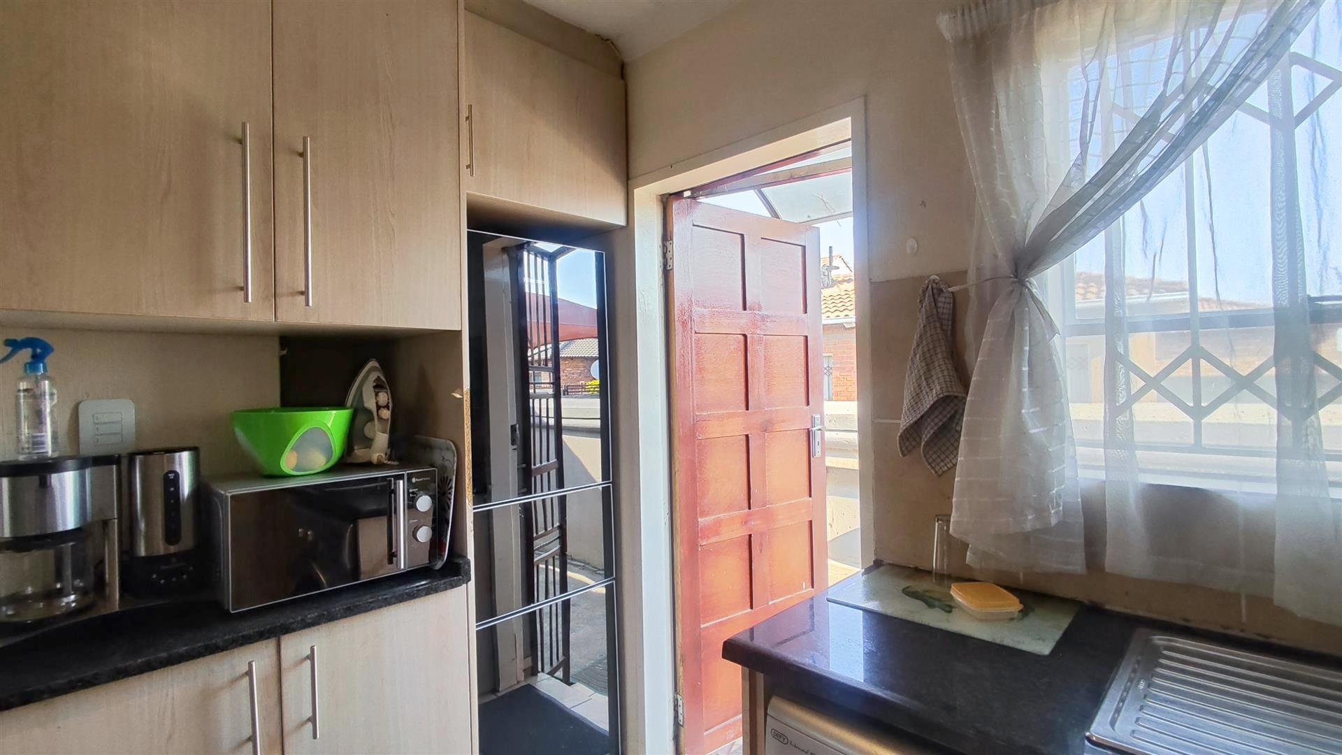 Kitchen - 8 square meters of property in Sharon Park