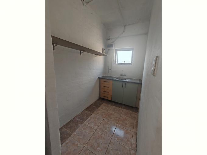 1 Bedroom Open Plan Bachelor/Studio Apartment to Rent in Bluff - Property to rent - MR693507