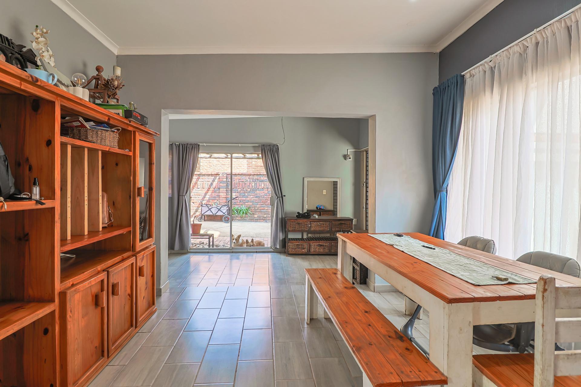  of property in Pierre van Ryneveld