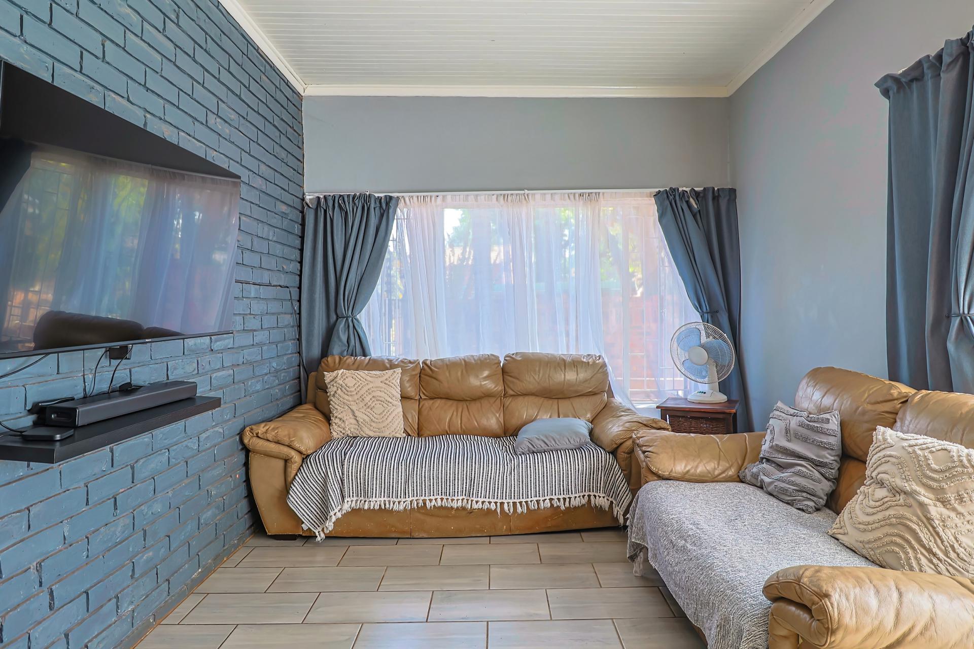  of property in Pierre van Ryneveld