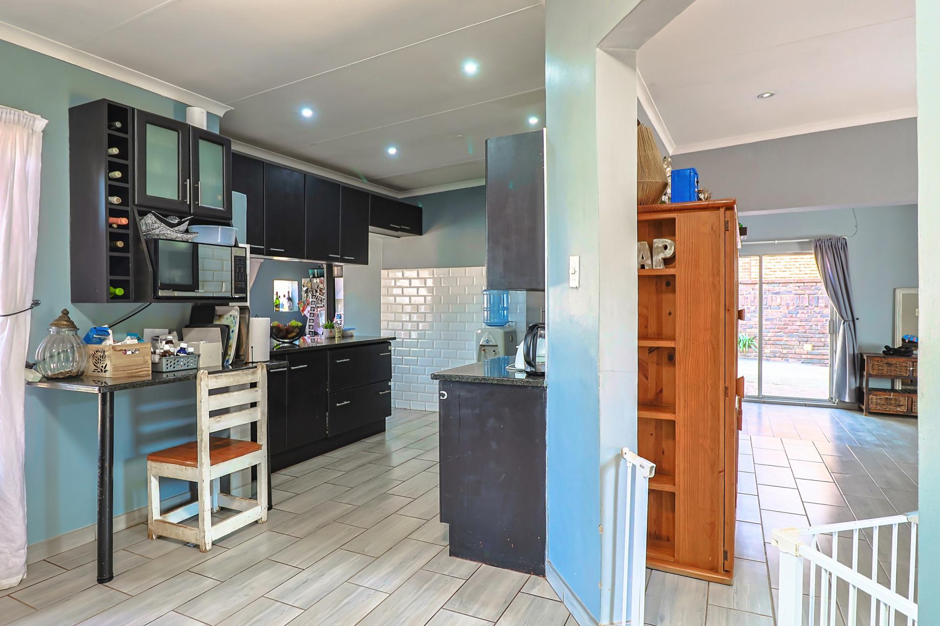  of property in Pierre van Ryneveld