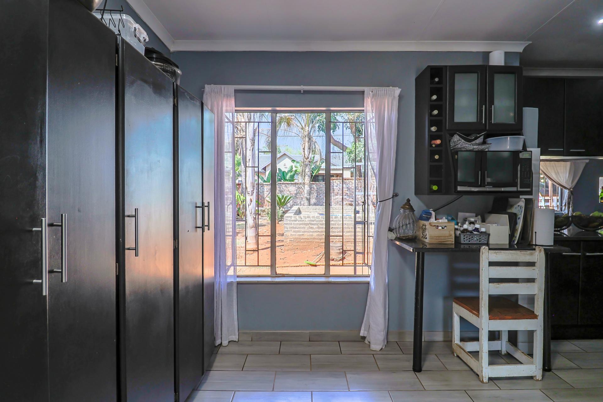  of property in Pierre van Ryneveld