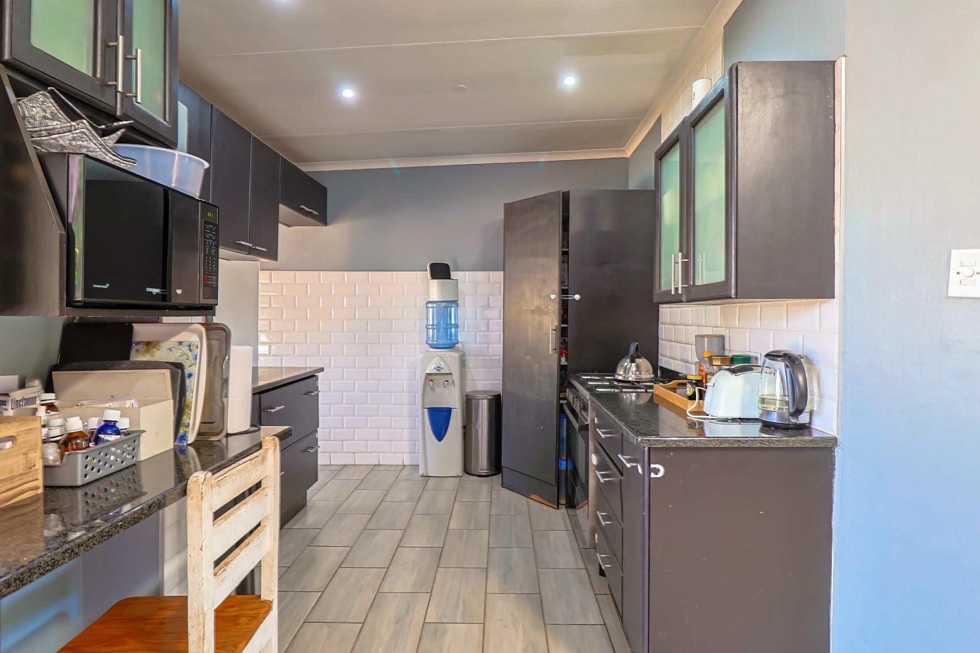  of property in Pierre van Ryneveld