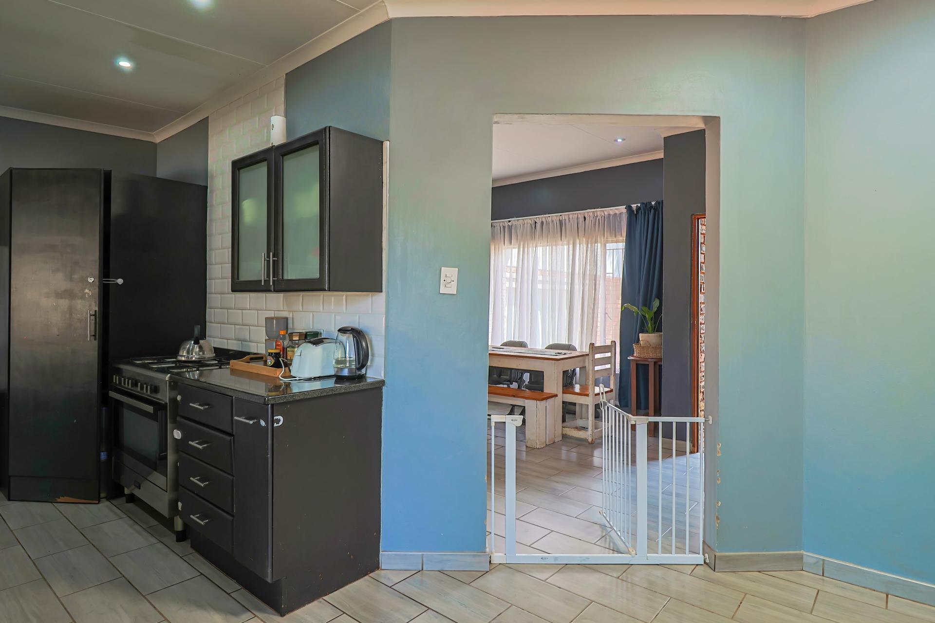  of property in Pierre van Ryneveld