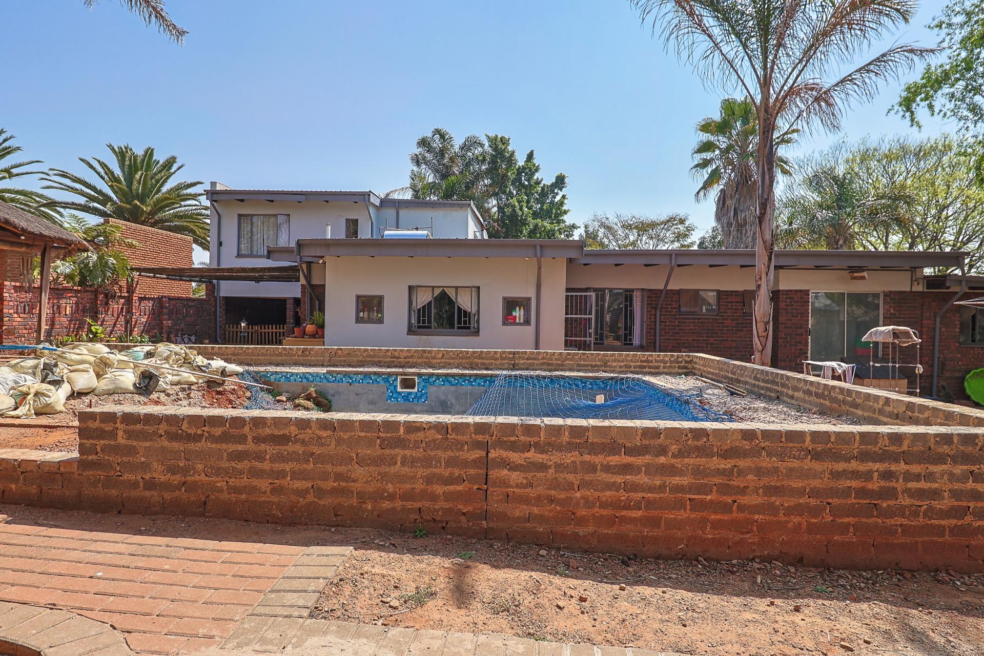  of property in Pierre van Ryneveld