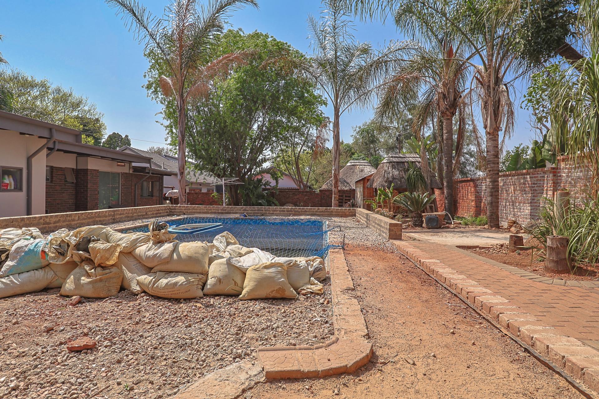  of property in Pierre van Ryneveld