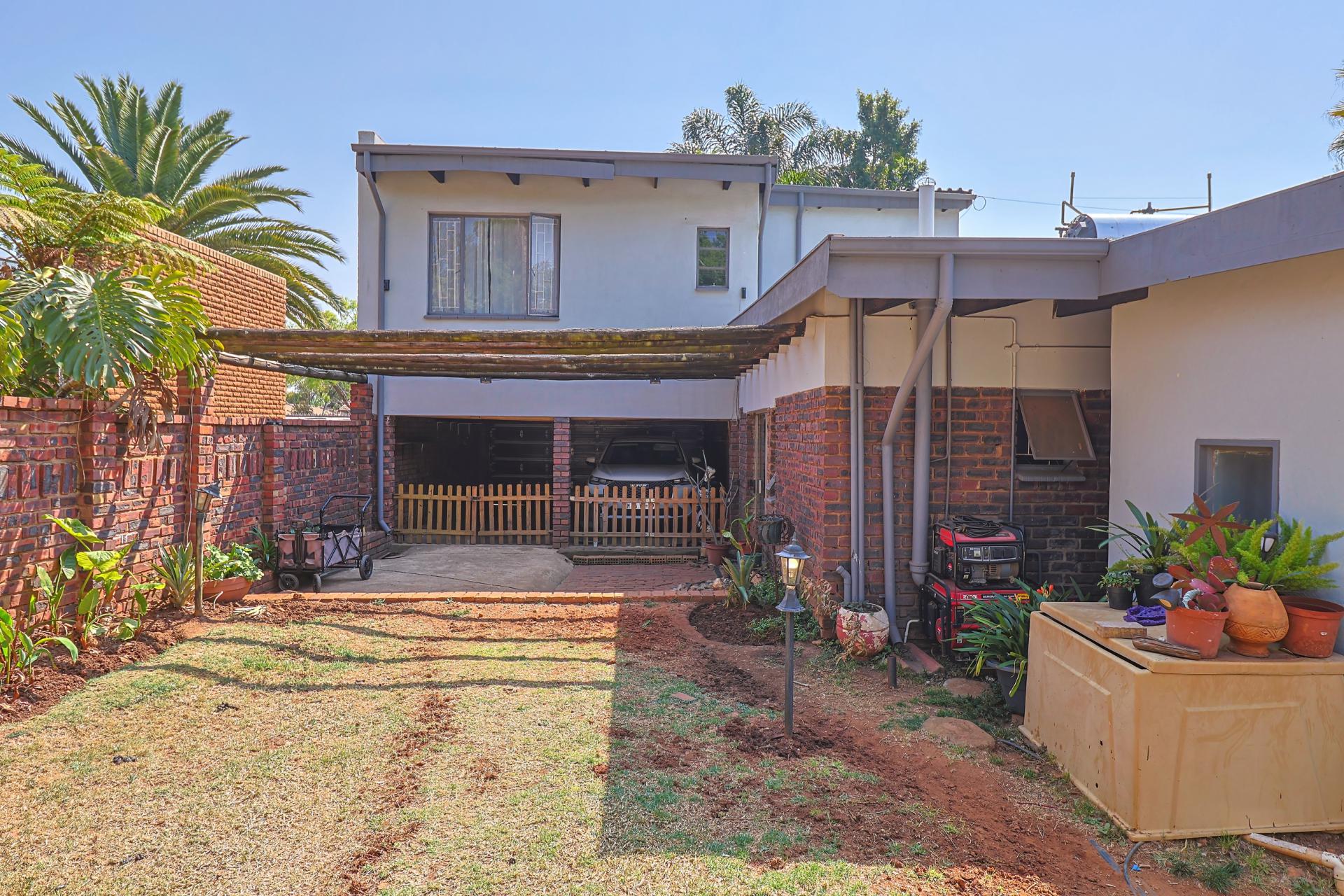  of property in Pierre van Ryneveld