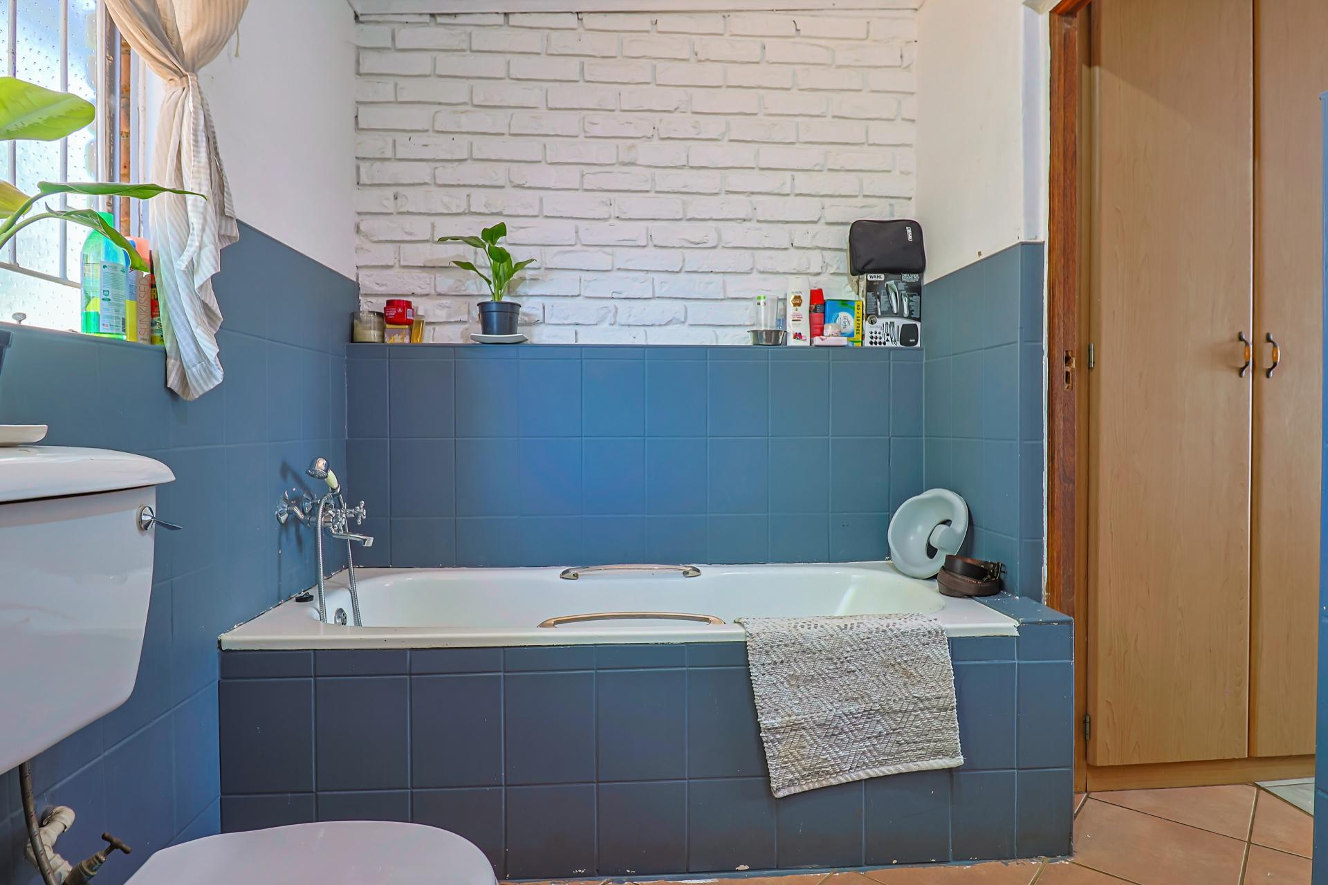  of property in Pierre van Ryneveld