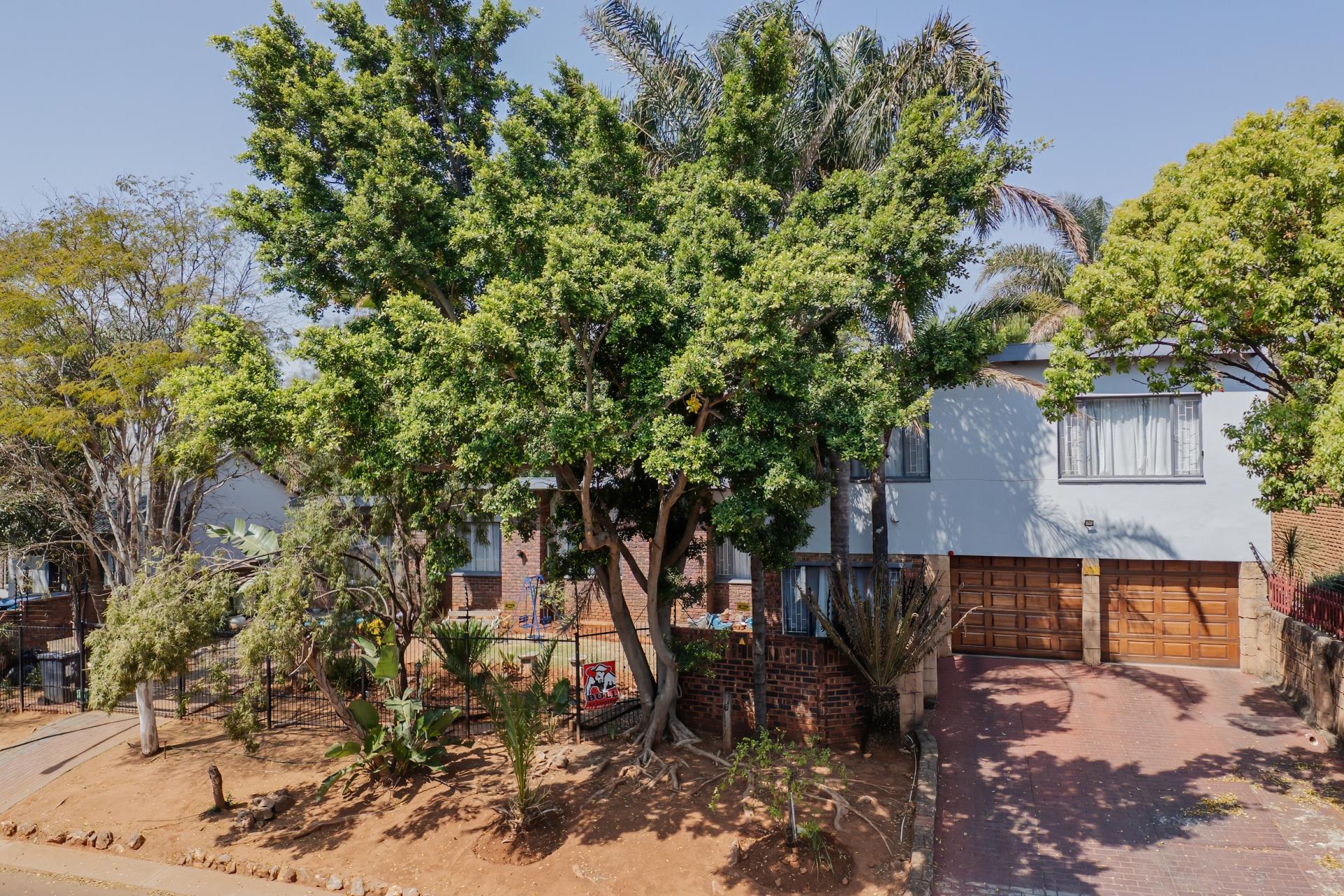  of property in Pierre van Ryneveld