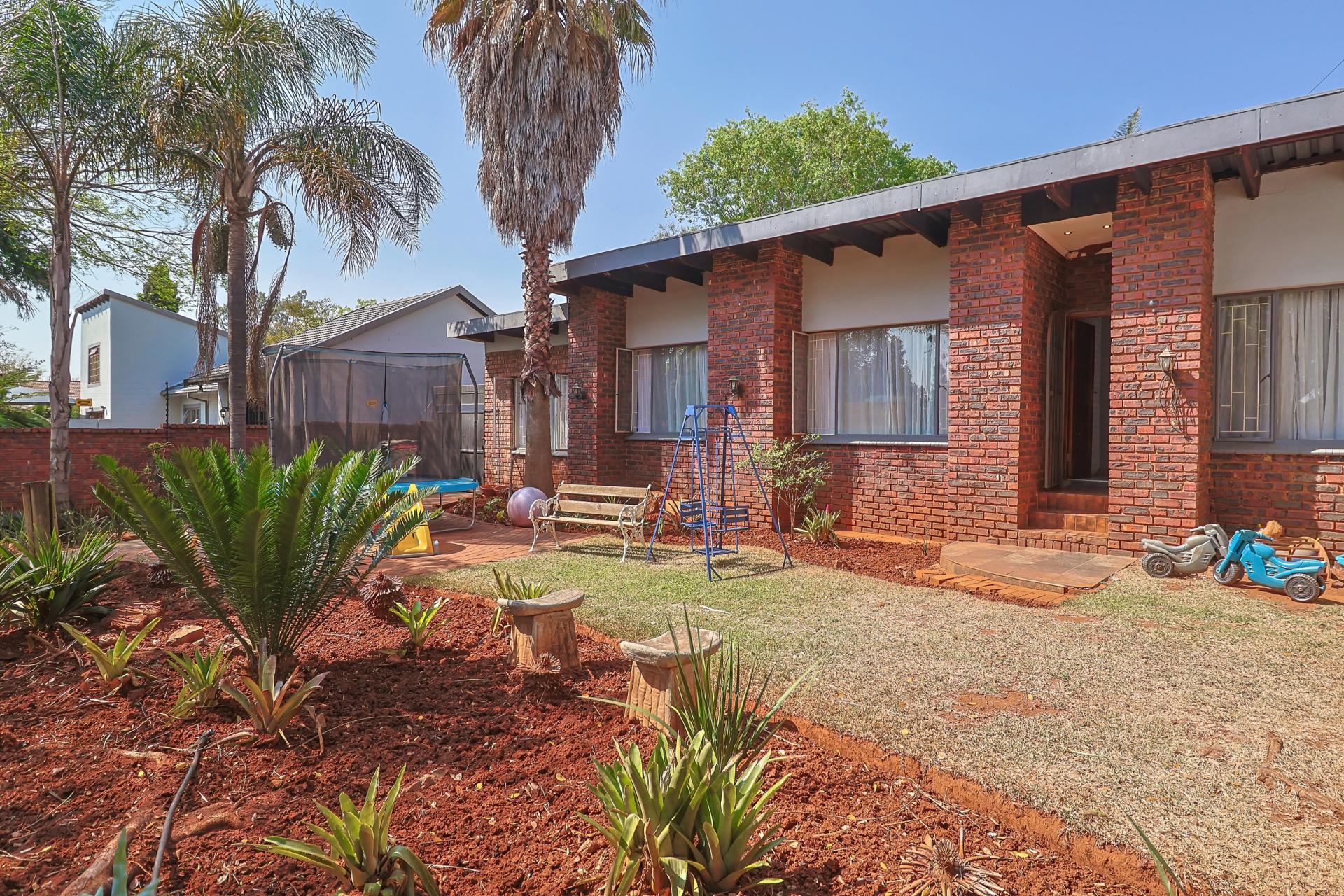  of property in Pierre van Ryneveld