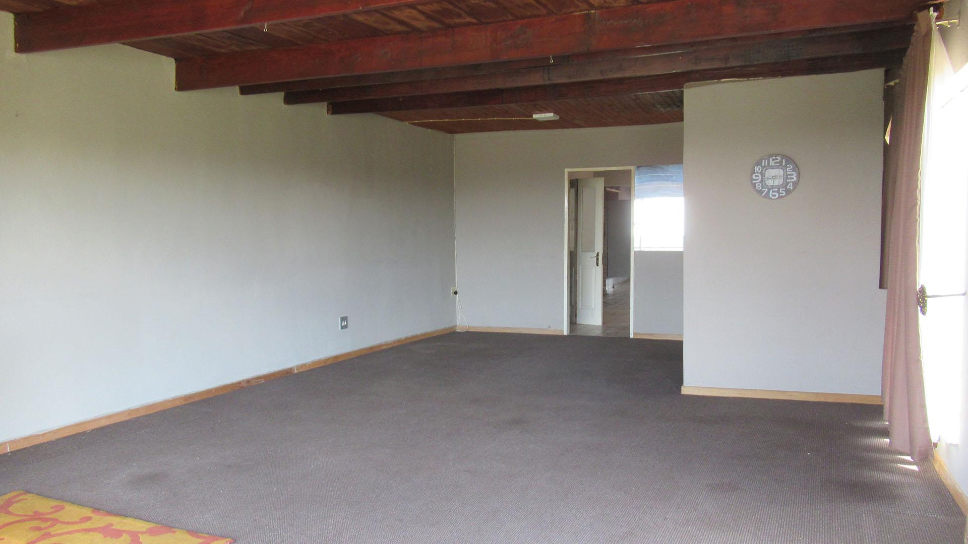 Study - 48 square meters of property in Silverfields