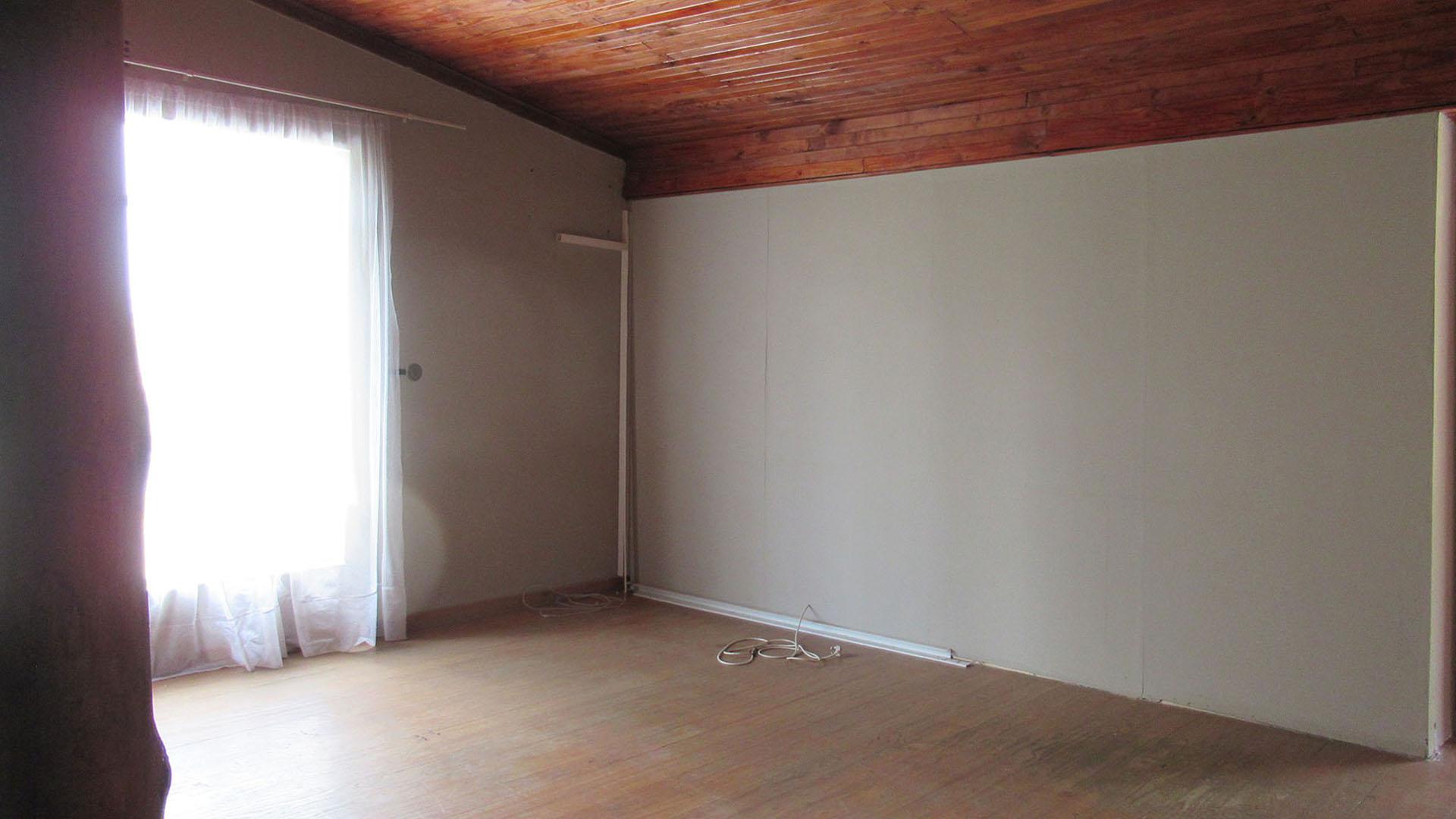 Lounges - 120 square meters of property in Silverfields