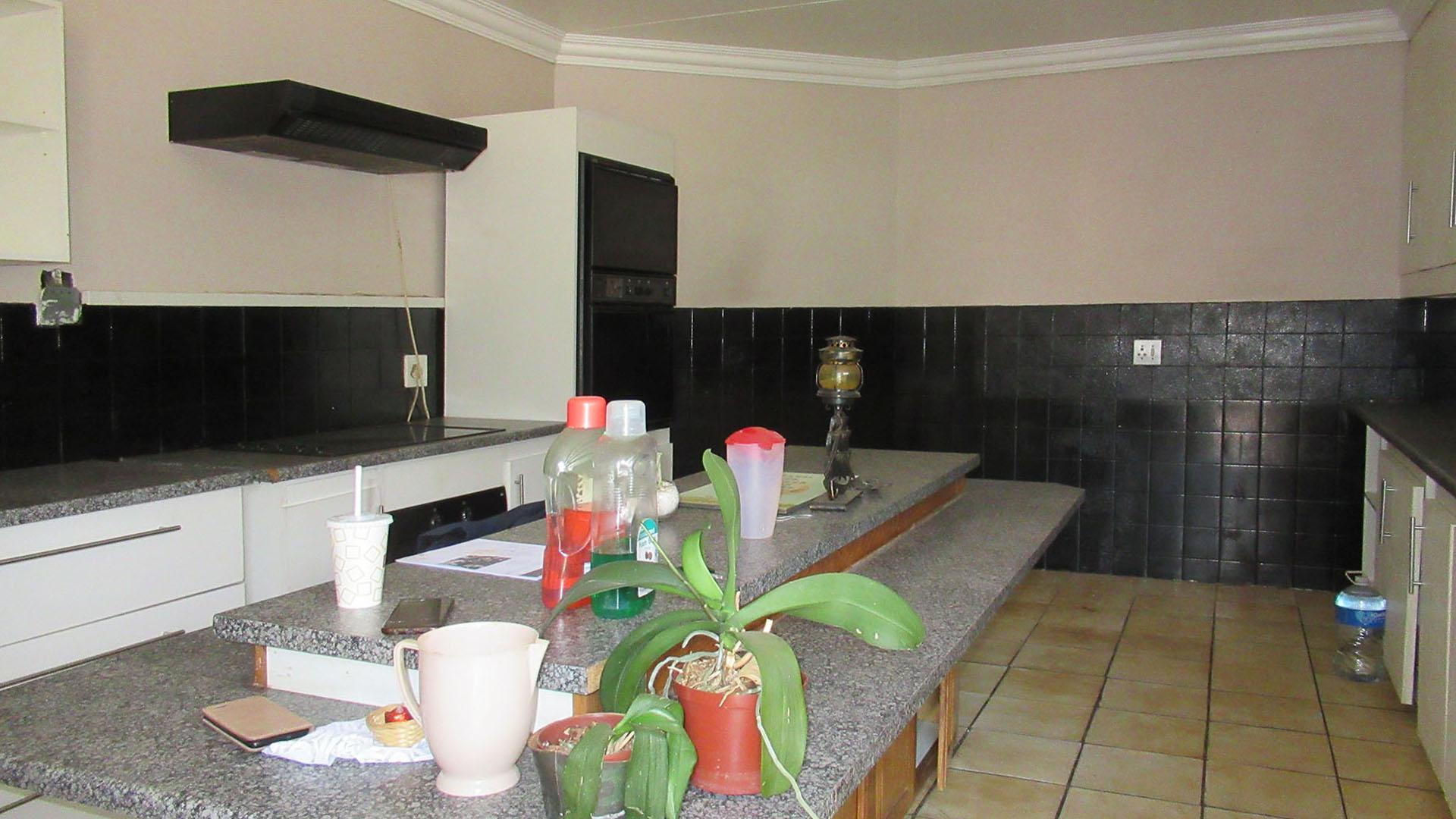 Kitchen - 29 square meters of property in Silverfields