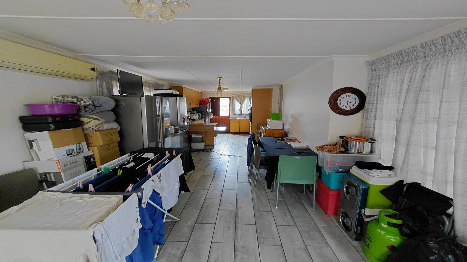 Lounges of property in Copesville