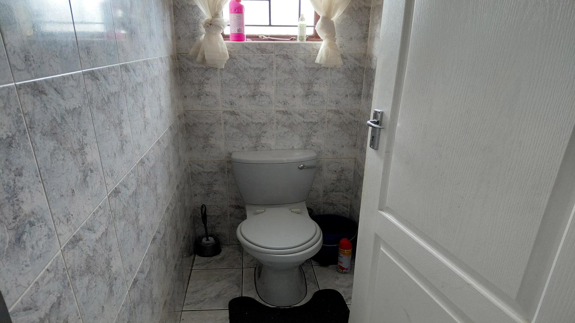 Bathroom 1 of property in Copesville