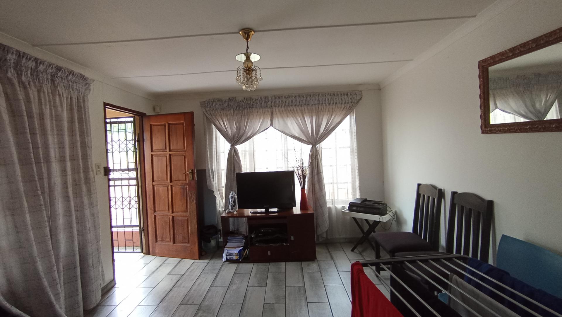 Dining Room - 174 square meters of property in Copesville