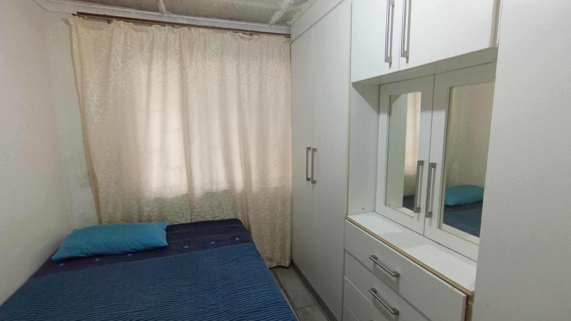 Bed Room 2 - 66 square meters of property in Copesville