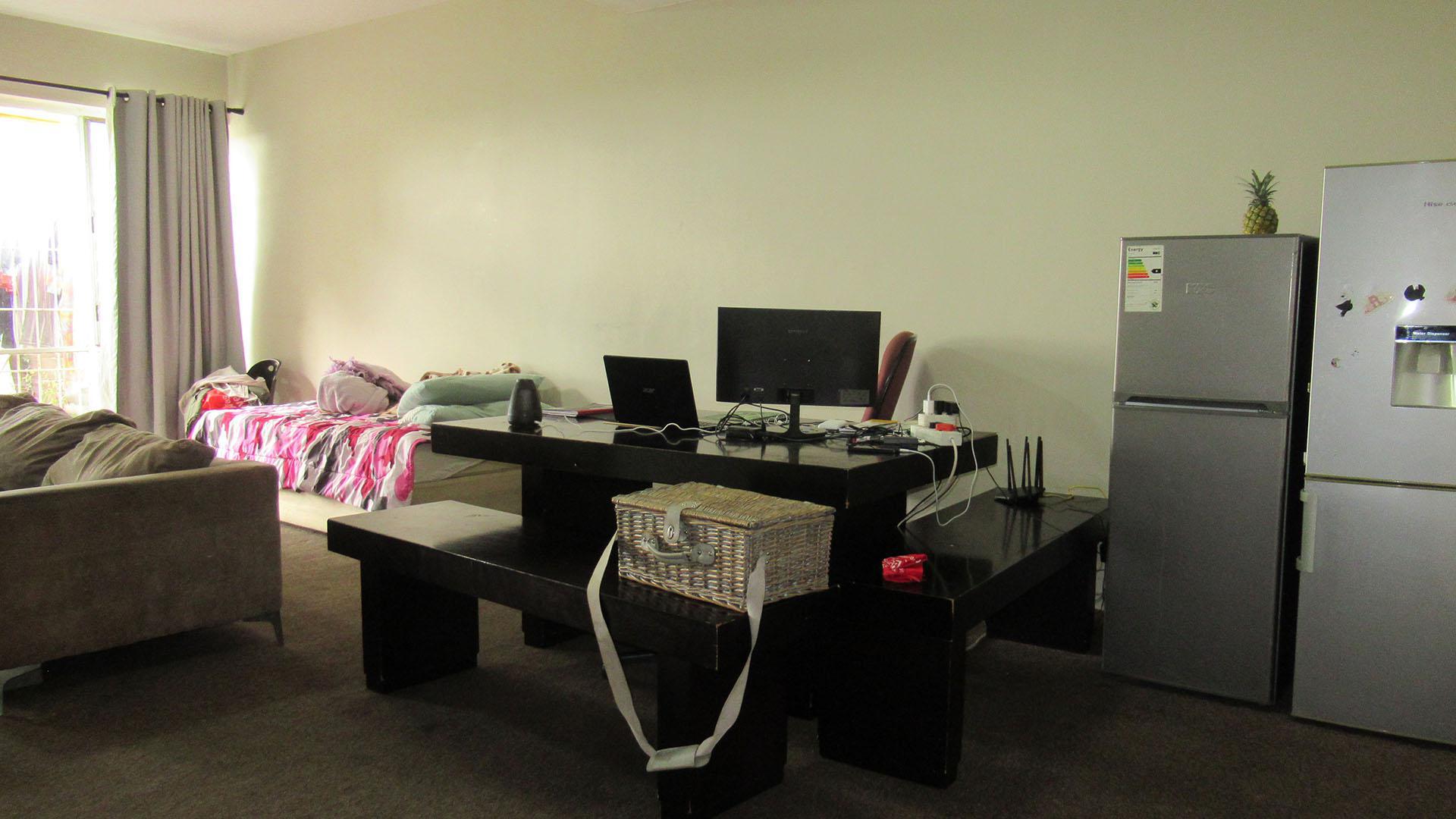 Spaces - 27 square meters of property in Highlands North