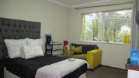 Bed Room 1 - 17 square meters of property in Highlands North