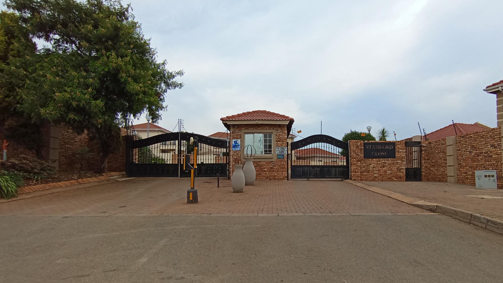 Front View of property in Zandspruit