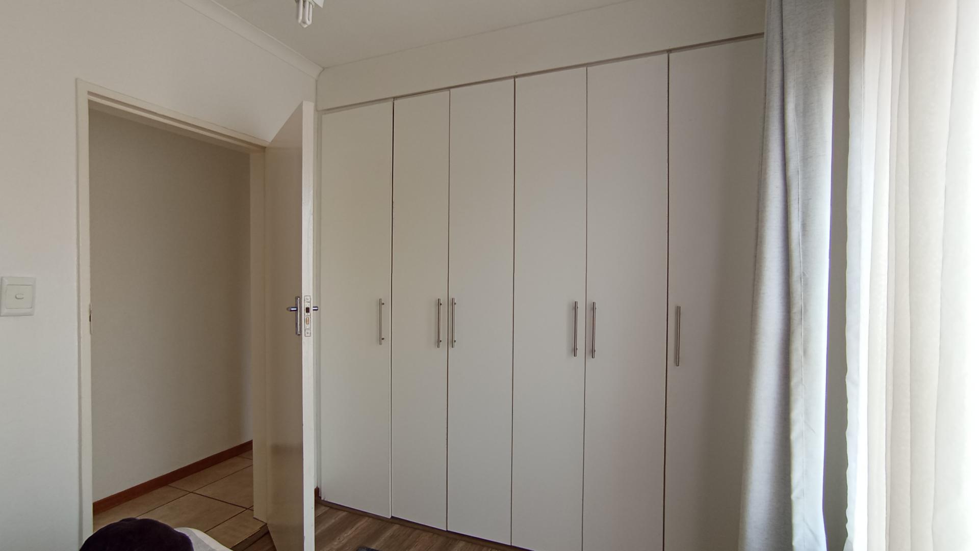 Bed Room 1 - 10 square meters of property in Zandspruit