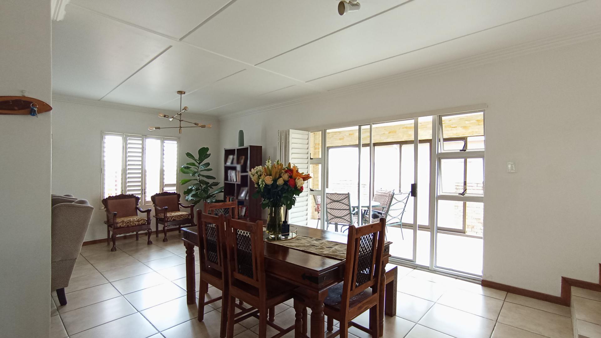 Dining Room - 13 square meters of property in Zandspruit