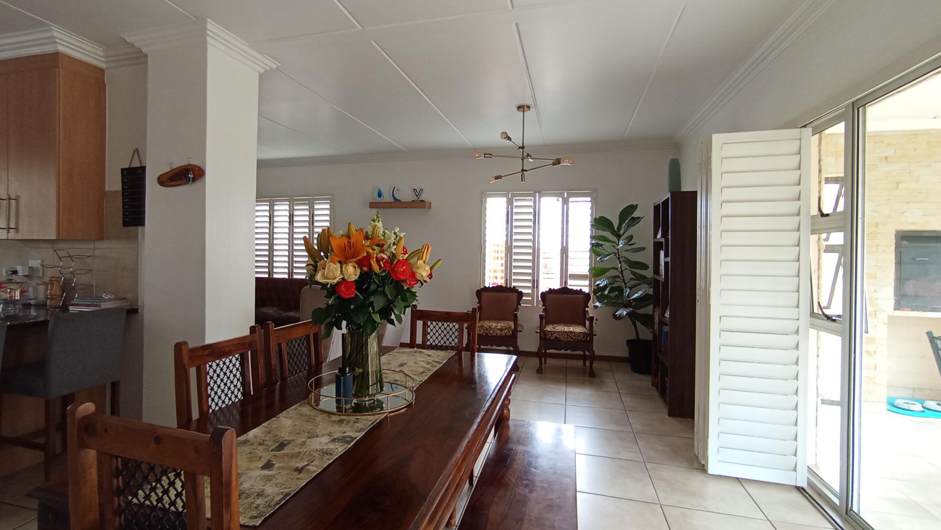 Dining Room - 13 square meters of property in Zandspruit