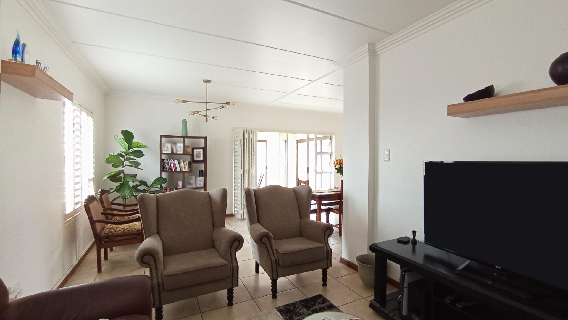 Lounges - 28 square meters of property in Zandspruit