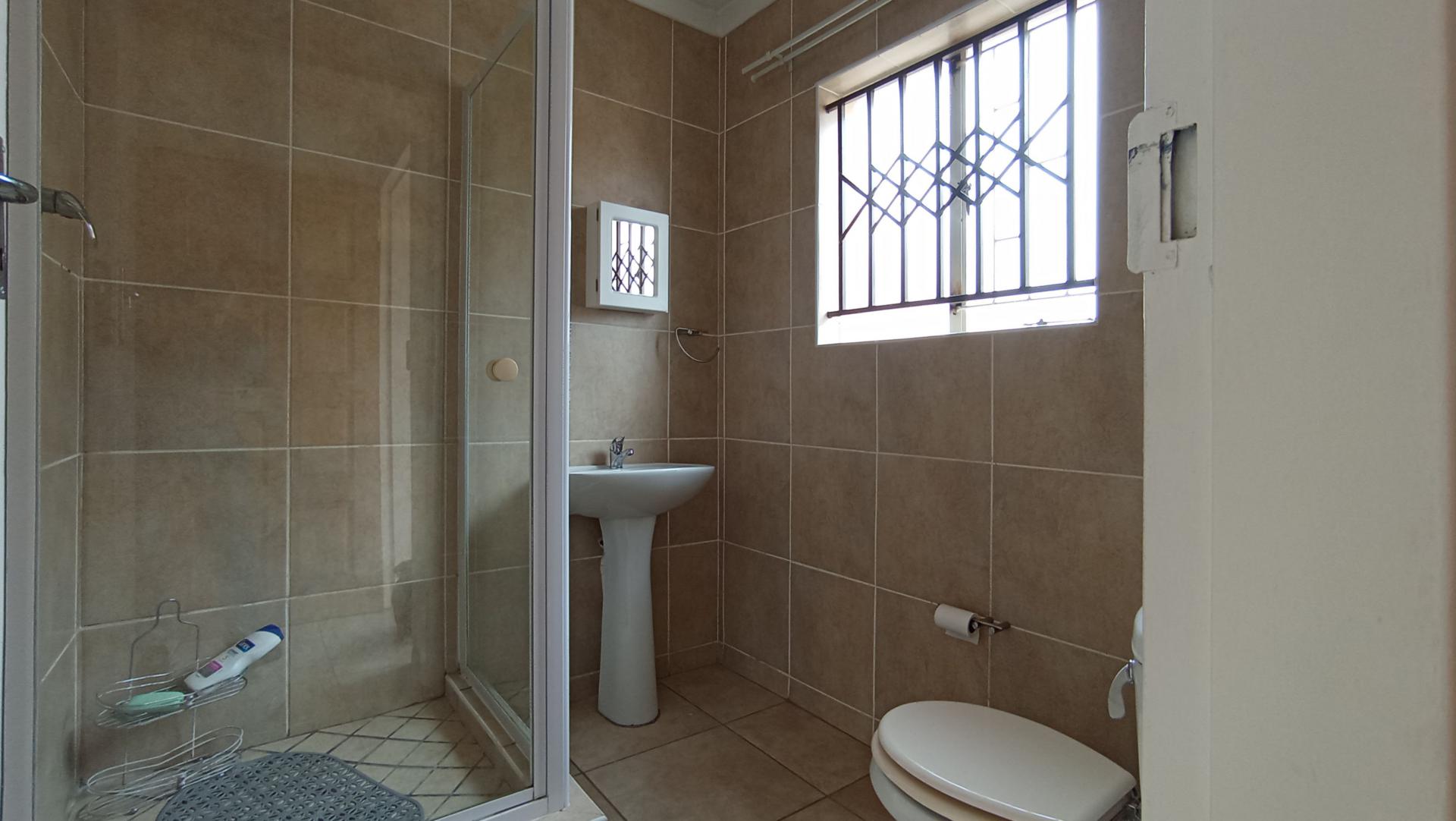 Staff Bathroom - 4 square meters of property in Zandspruit