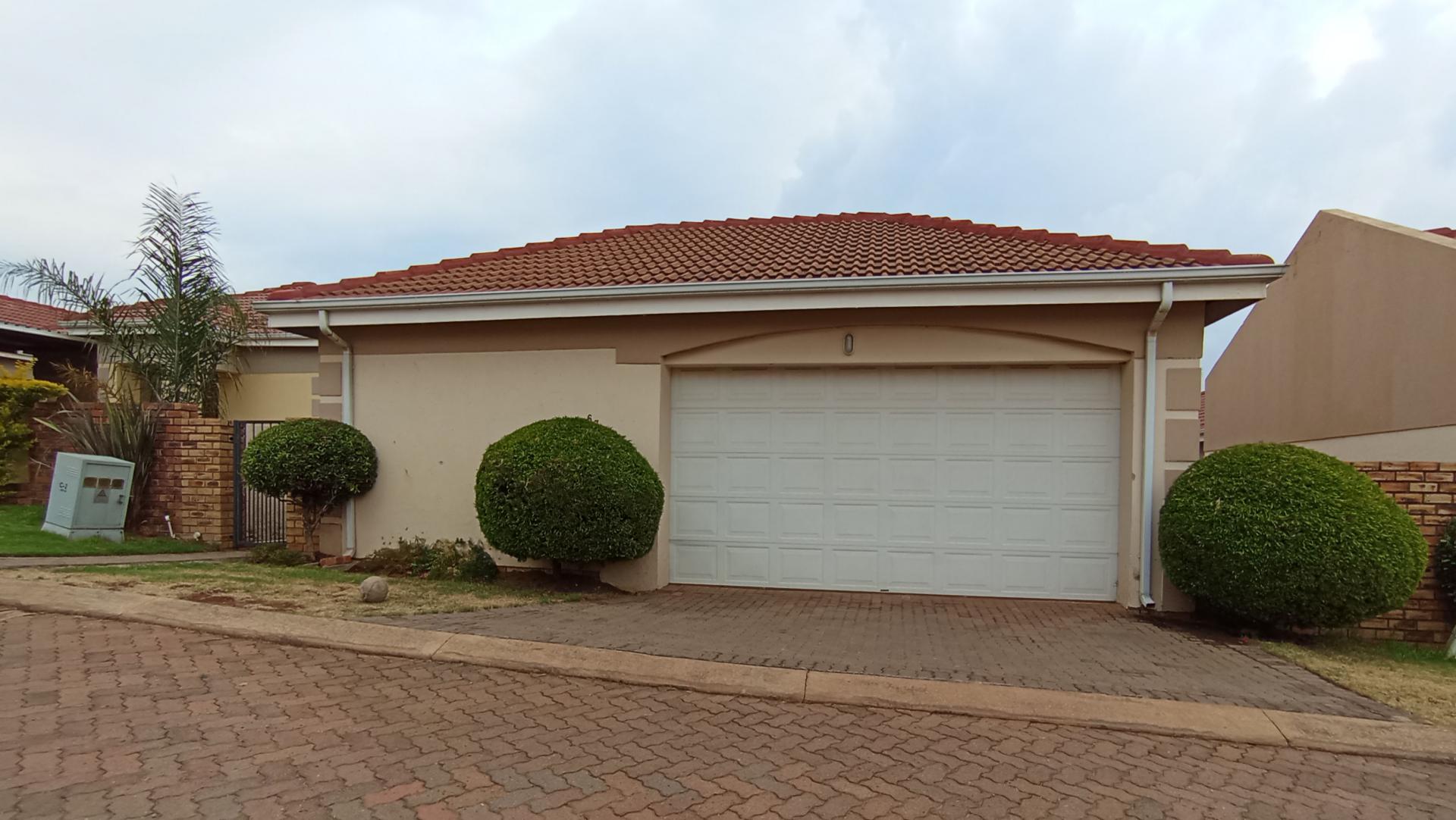 Front View of property in Zandspruit