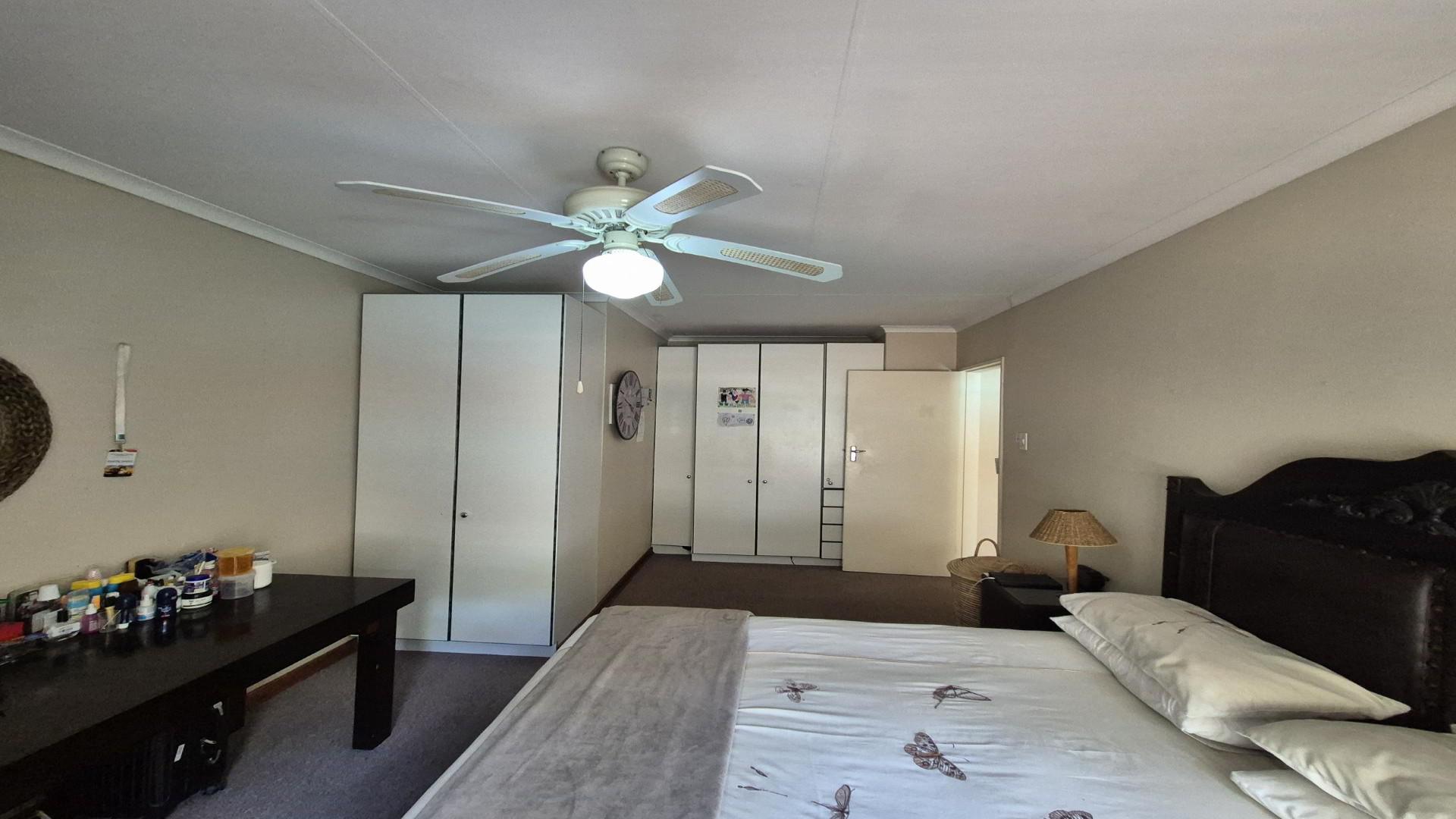 Bed Room 3 of property in Secunda