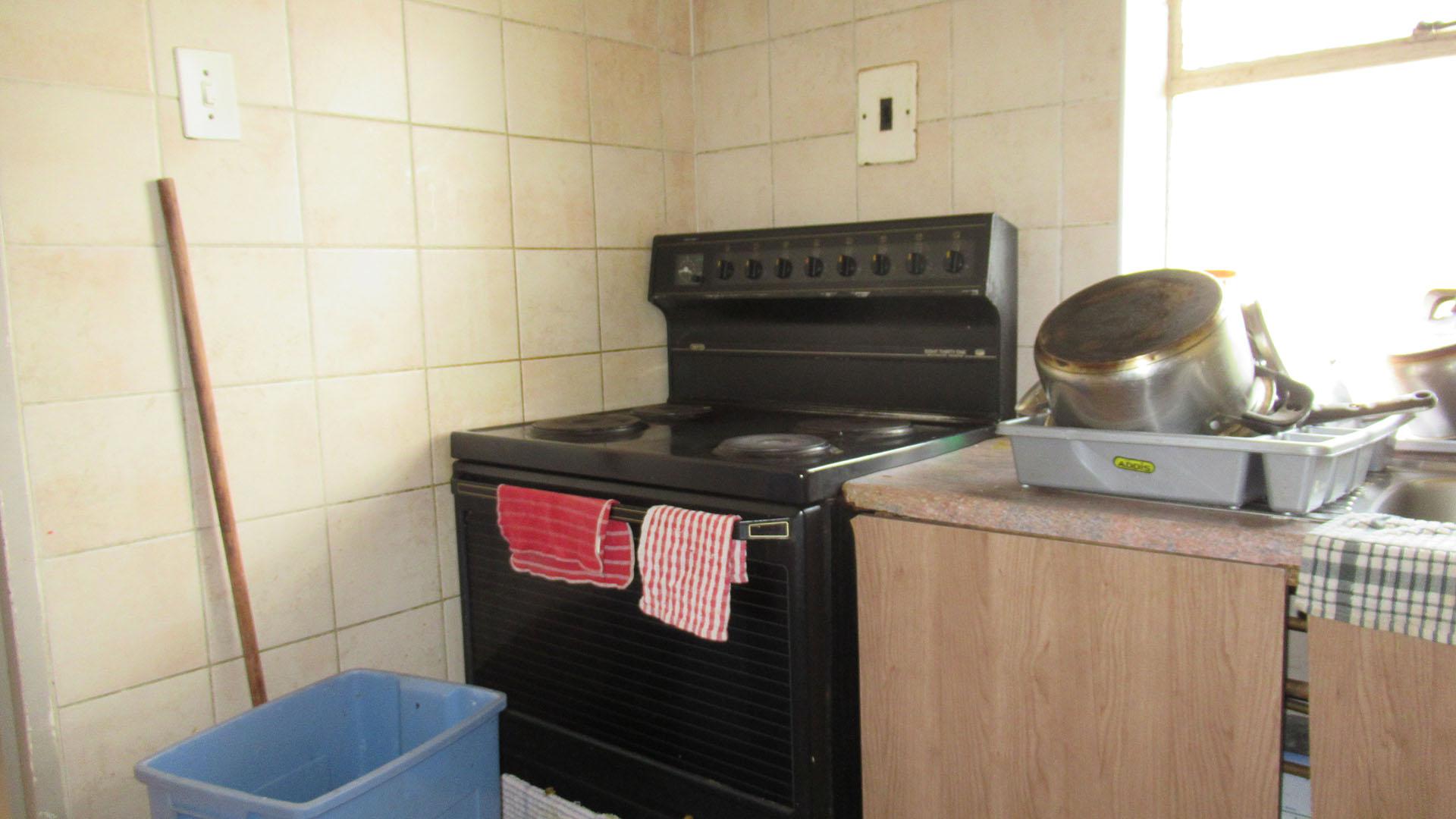 Kitchen - 9 square meters of property in Horison View