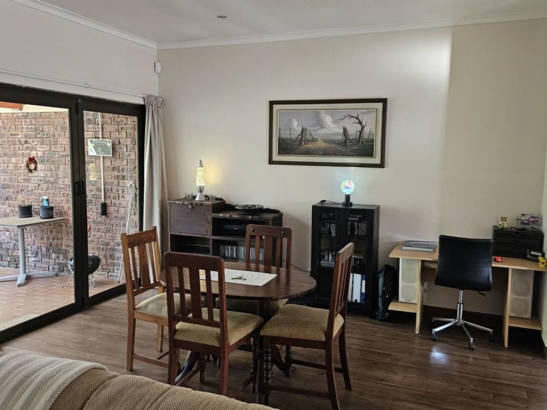  of property in Everton 